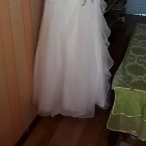 свадебное платье  со шлейфом