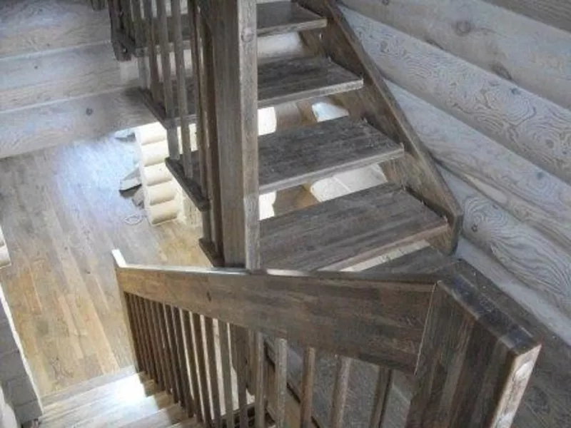 Недорогие готовые деревянные лестницы для дома,  коттеджа,  дачи. 6