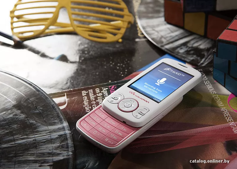 Продам розово- беленький телефон Sony Ericsson W100 Spiro!!!
