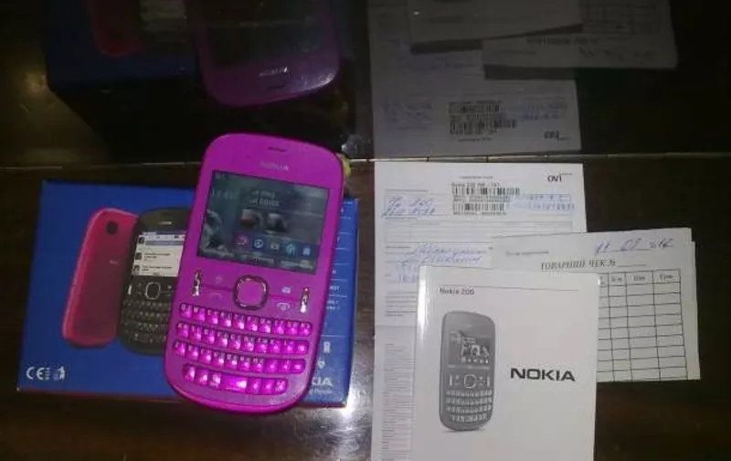 Мобильный телефон Nokia Asha 200