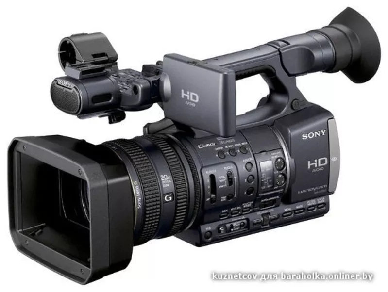 профессиональная видеокамера Sony HDR-AX2000E