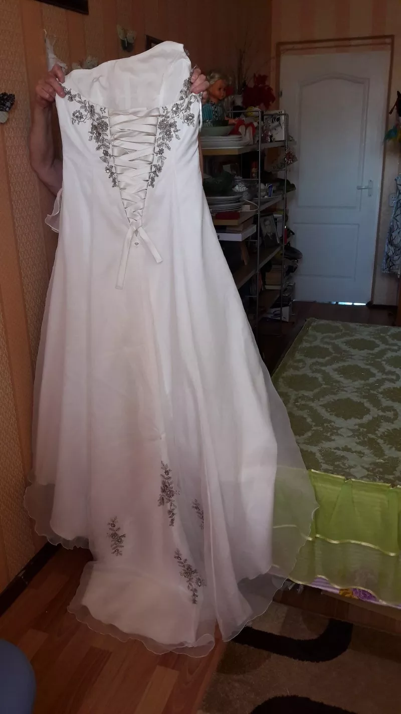 свадебное платье  со шлейфом 2